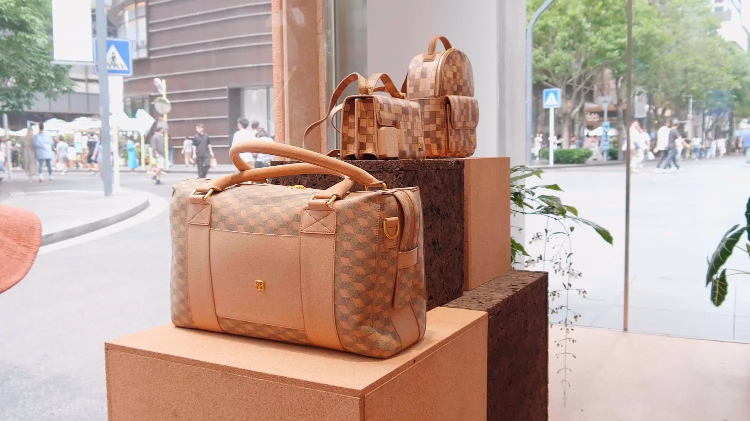 CAROLIM Shenzhen MixC World Store