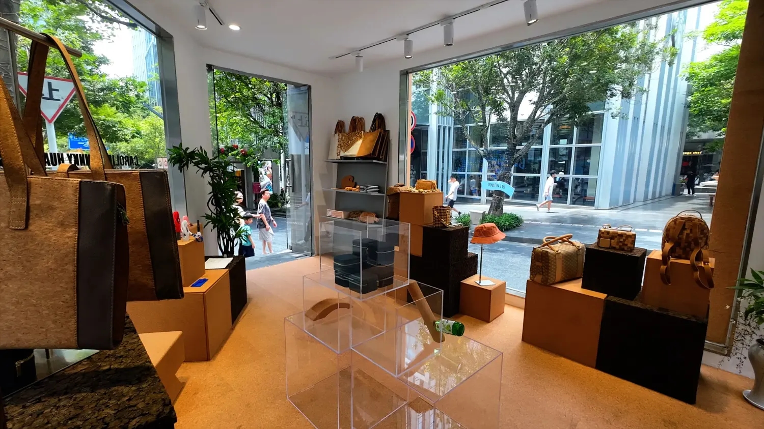 CAROLIM Shenzhen MixC World Store