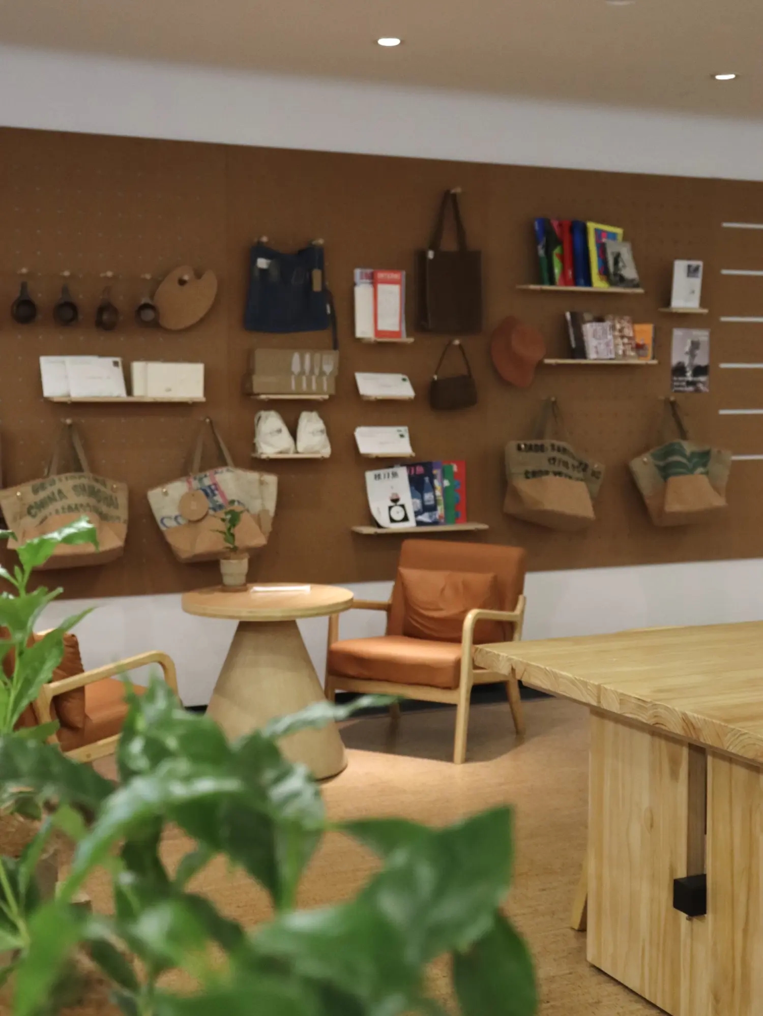 Liu Haisu Art Museum - A Coffee Shop Within One Foot