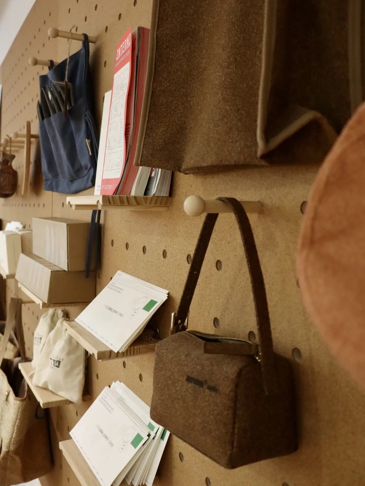 Liu Haisu Art Museum - A Coffee Shop Within One Foot