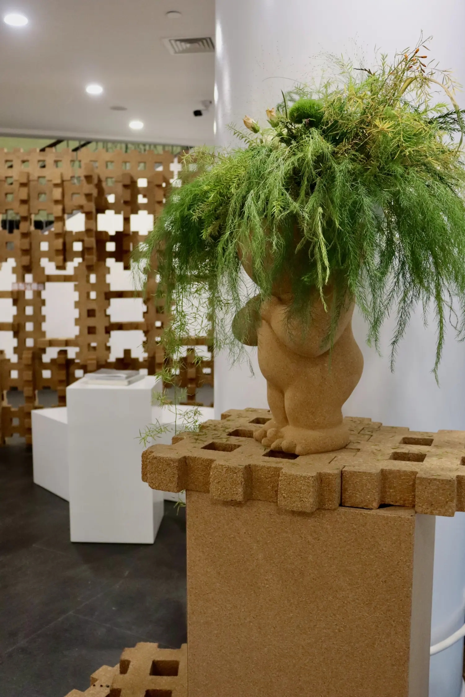 Liu Haisu Art Museum - A Coffee Shop Within One Foot